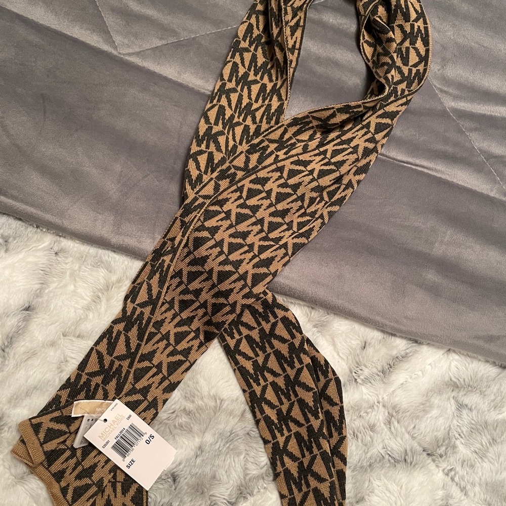 MK logo brown and black scarf